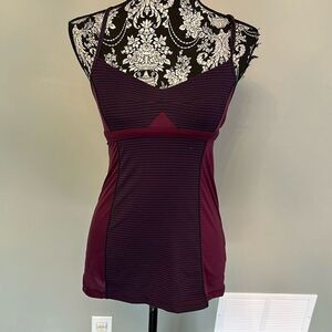 Lululemon size 4 top